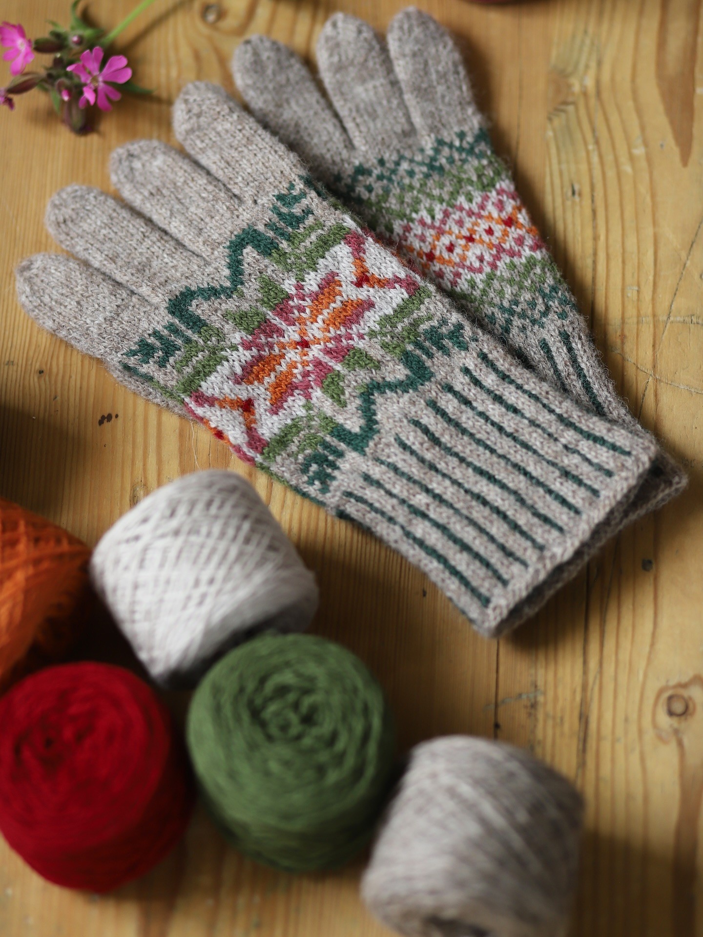 Green Meadows Gloves Knit Kit (Yarn only)